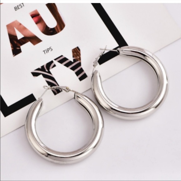 💖 Silver Hollow Hoop Earrings 2" NEW - Picture 2 of 6